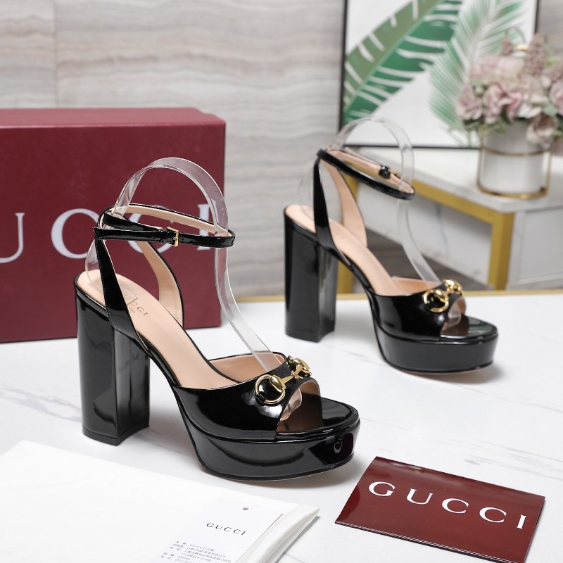 Босоножки на высокой платформе с прозрачными ремешками Gucci