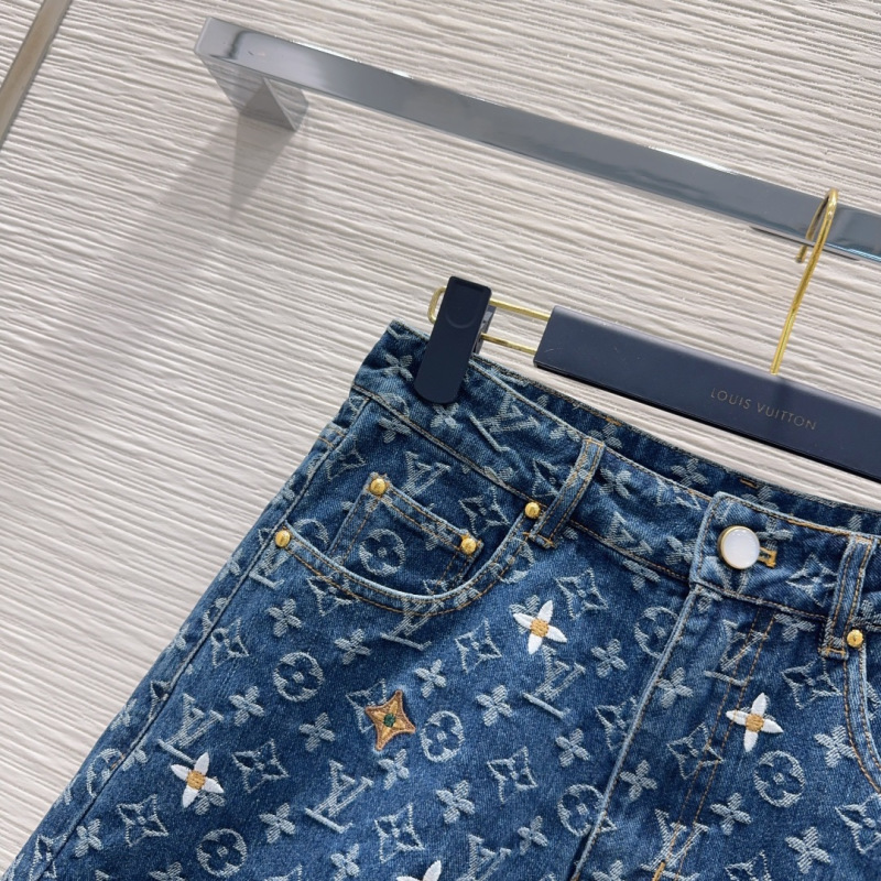 Женские джинсовые шорты с монограммным узором и вышивкой Louis Vuitton