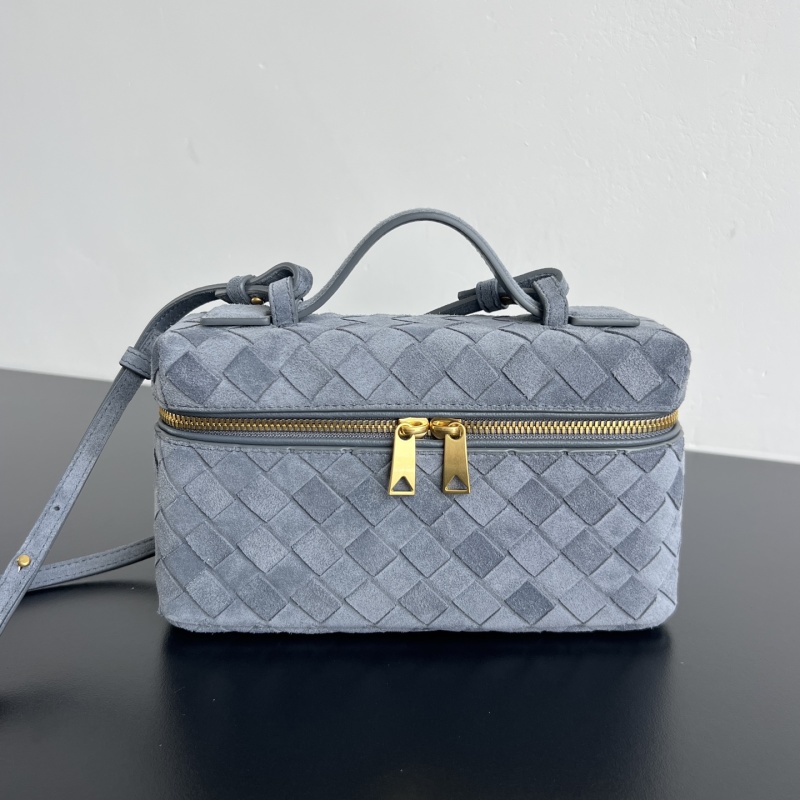Косметичка из плетеной замши Bottega Veneta