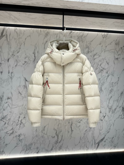 Пуховик Moncler