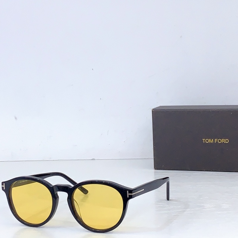 Солнцезащитные очки Tom Ford