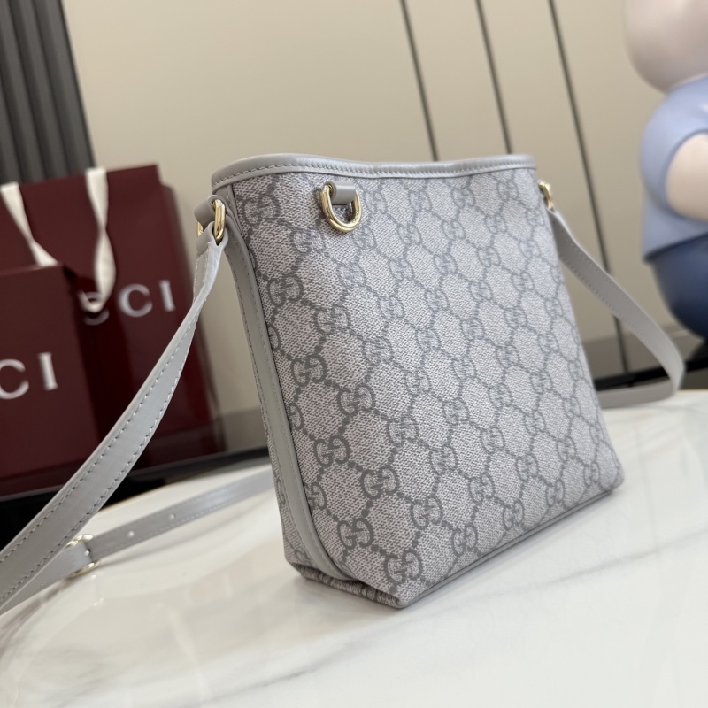 Сумка Gucci с монограммой