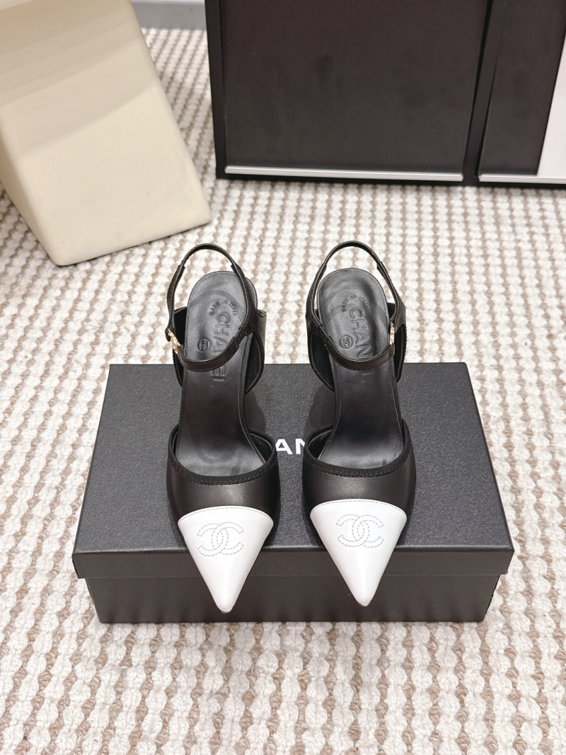 Босоножки Chanel черно-белые с ремешком