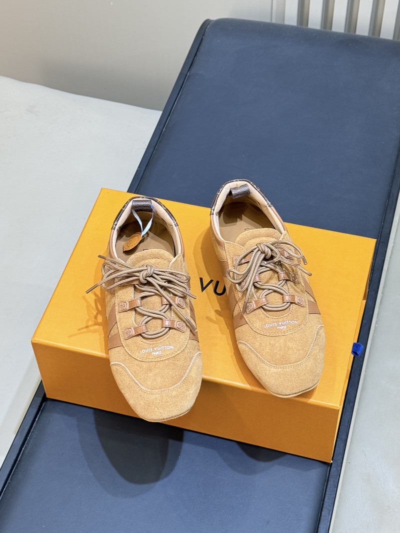 Женские кроссовки Louis Vuitton из замши