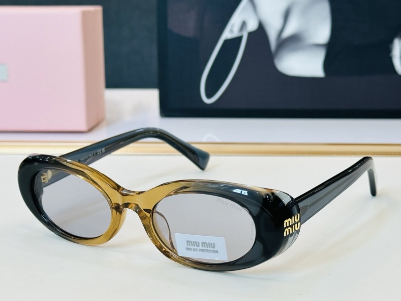 Солнцезащитные очки Miu Miu B09S