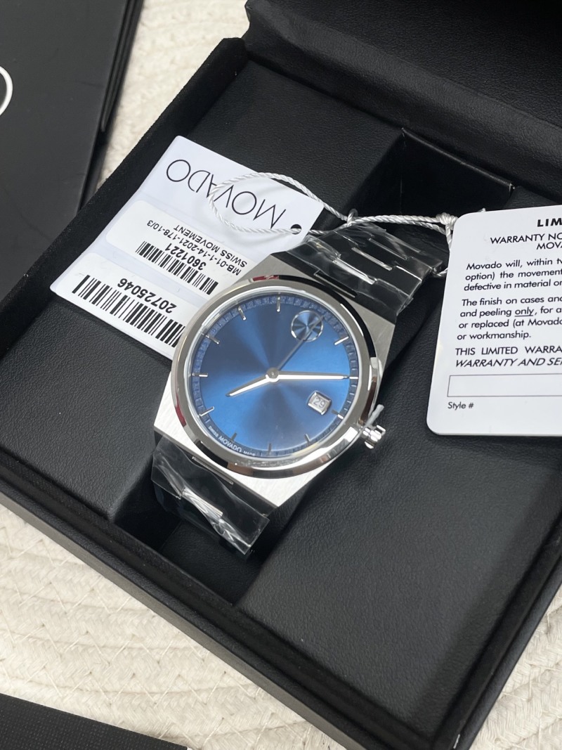 Часы Movado