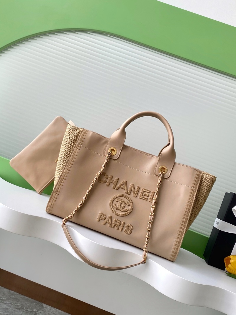 Бежевая пляжная сумка Chanel с плетеными вставками