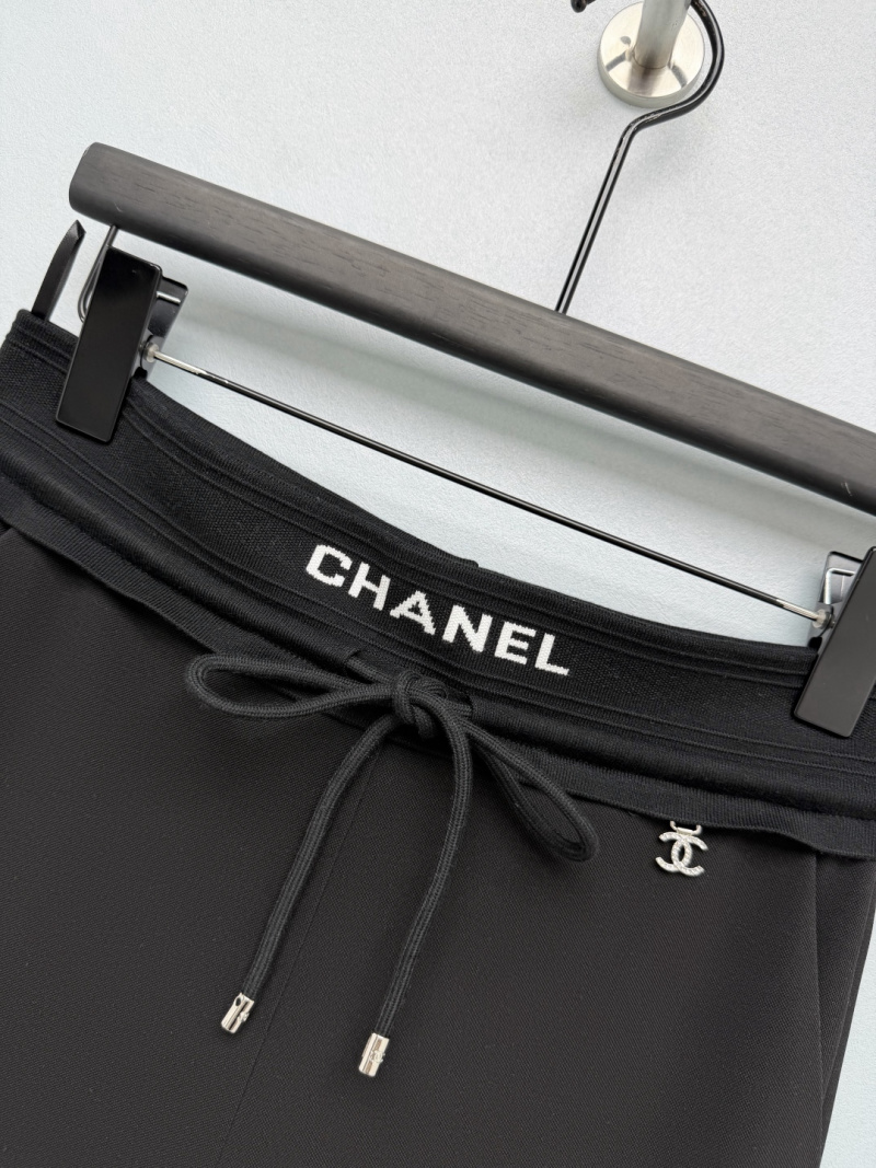 Чёрные брюки Chanel с поясом-резинкой