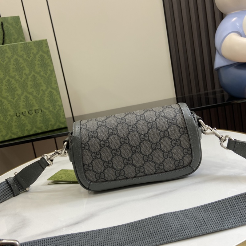 Сумка Gucci с монограммой GG