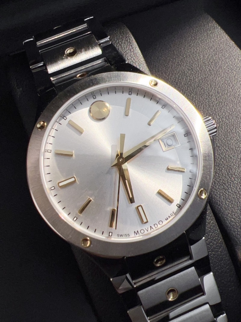 Часы Movado