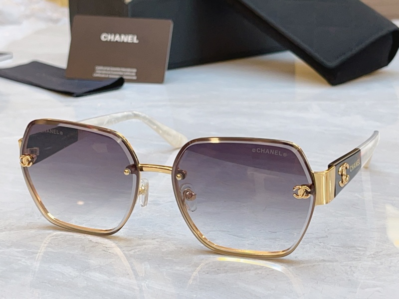 Солнцезащитные очки Chanel
