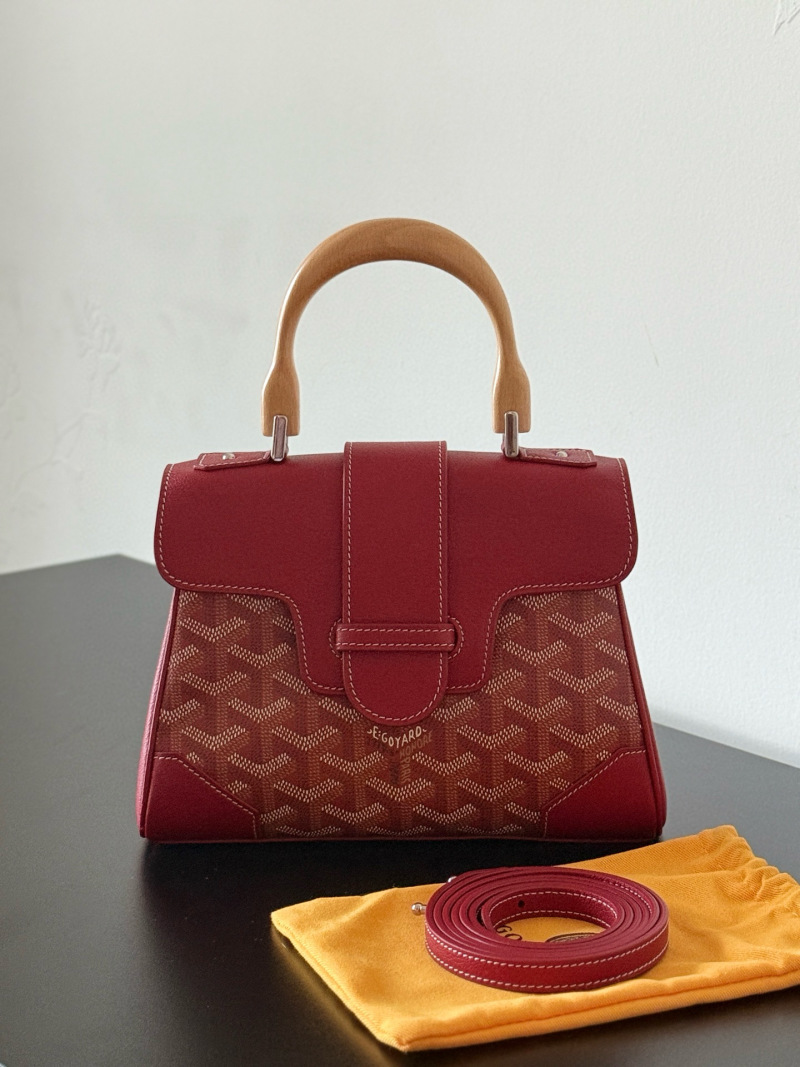 Красная женская сумка с деревянной ручкой Goyard