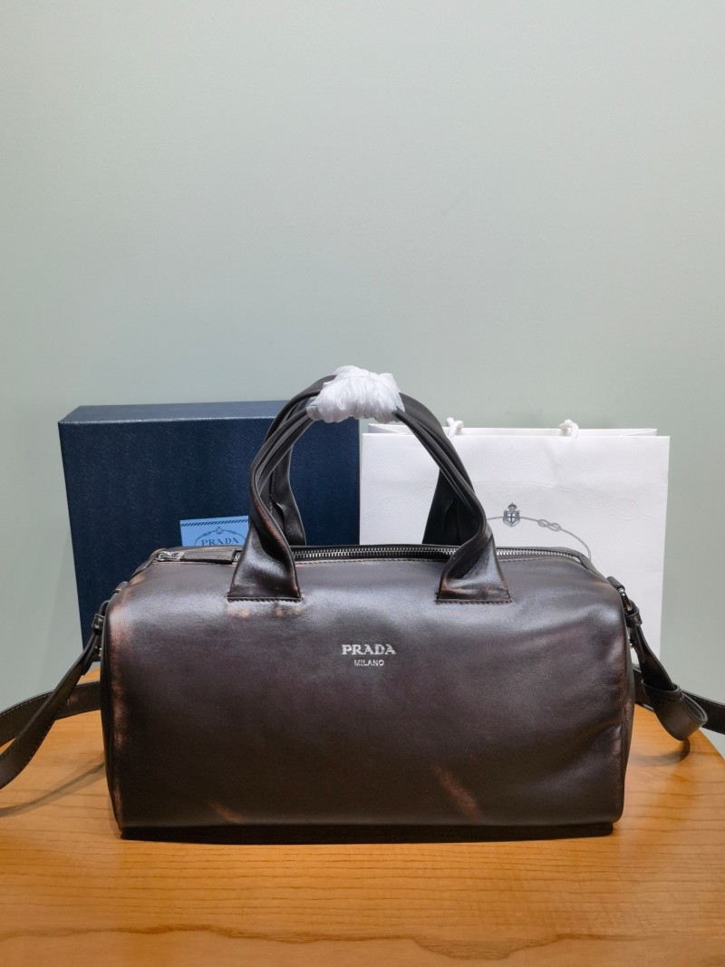 Сумка Prada из состаренной кожи