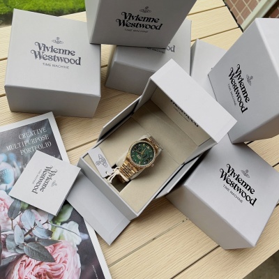 Часы Vivienne Westwood