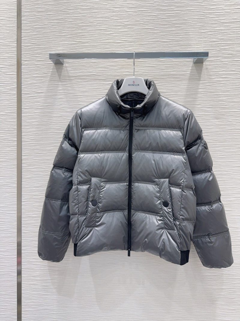 Пуховик Moncler