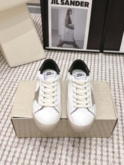 Женские кроссовки Golden Goose с металлической звездой