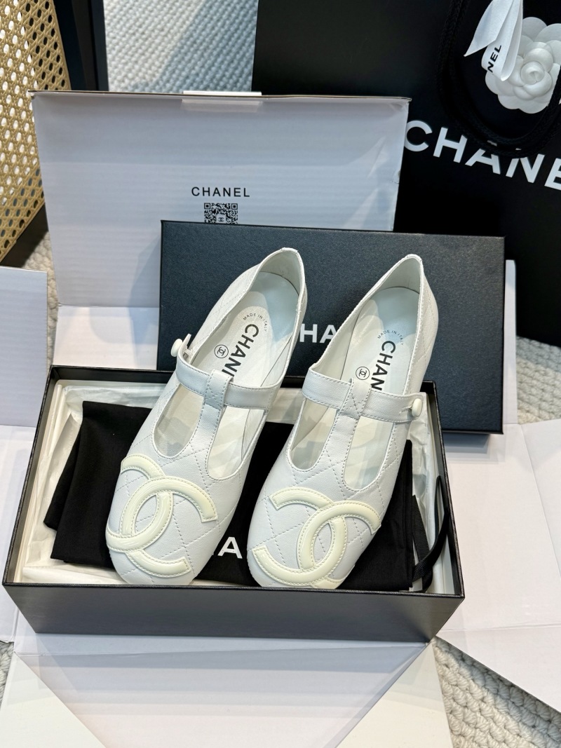 Женские белые туфли с логотипом Т-образного силуэта Chanel