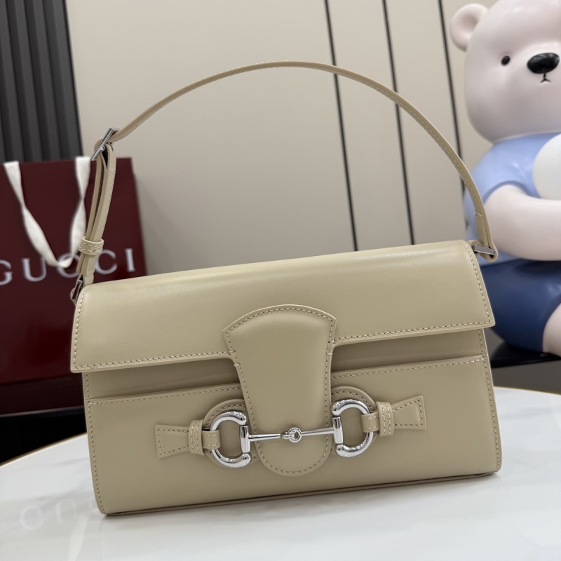 Сумка Gucci с металлической фурнитурой