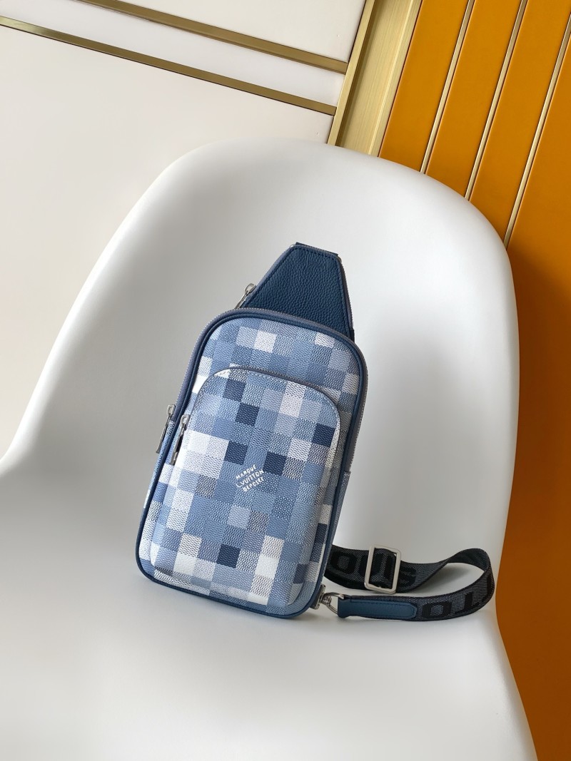 Сумка Avenue синего цвета Louis Vuitton
