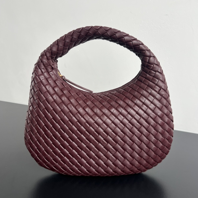 Сумка Bottega Veneta из тисненой кожи