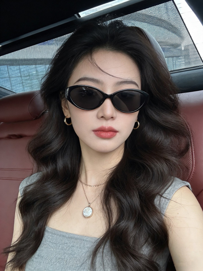 Солнцезащитные очки Gucci модель G4713 в оправе под черепаху