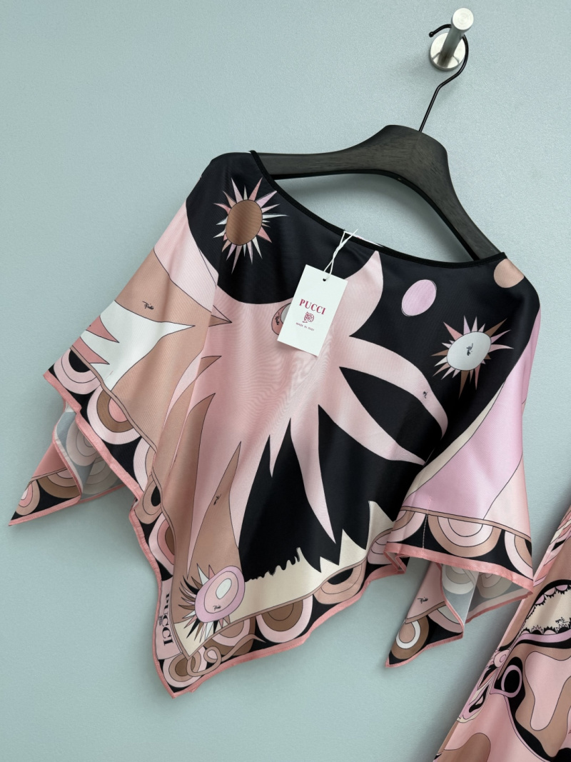 Костюм Gucci с арт-принтом