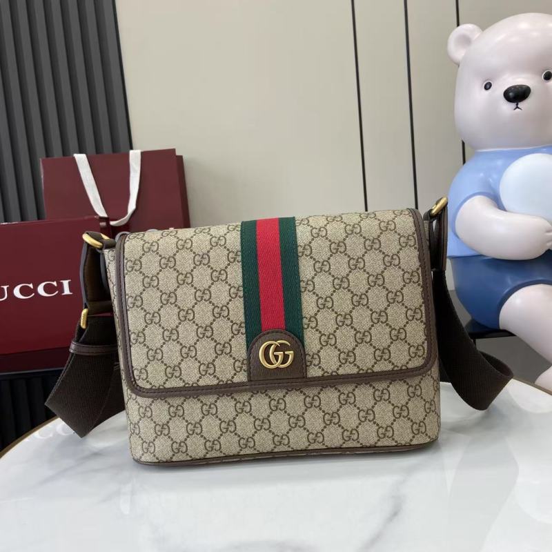 Сумка Gucci с монограммой и ремешком