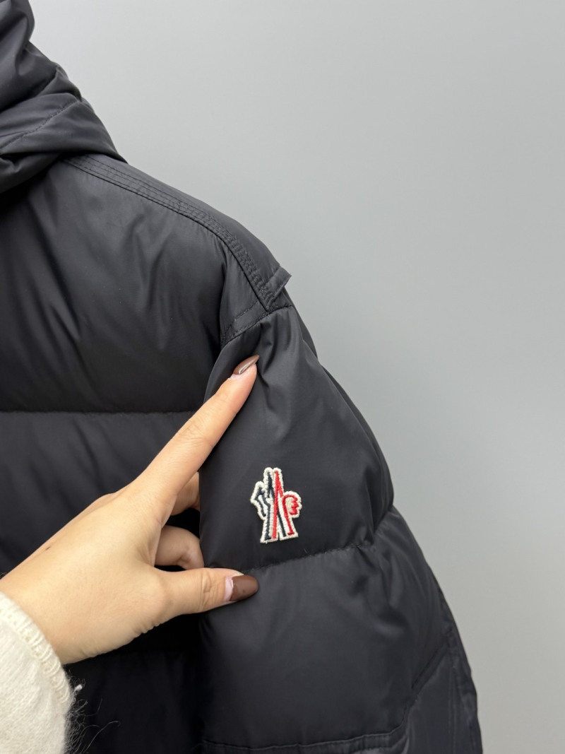 Пуховик Moncler