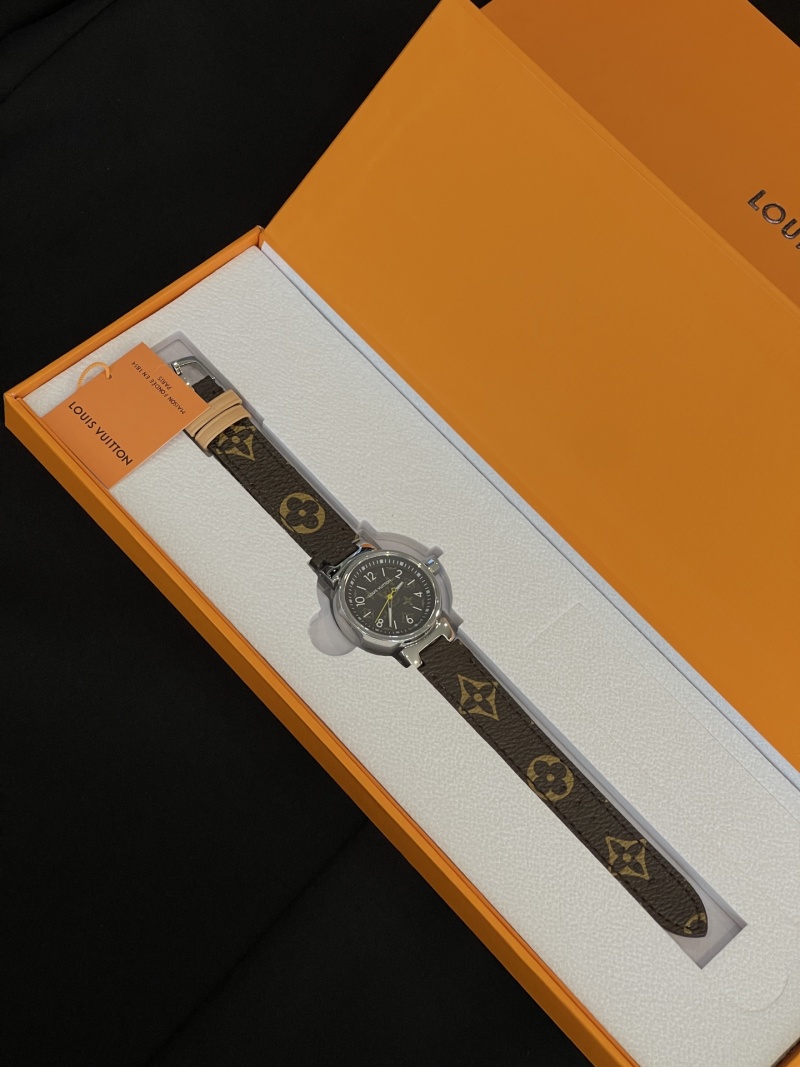 Часы Louis Vuitton