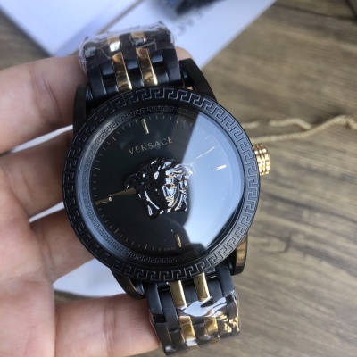 Часы Versace