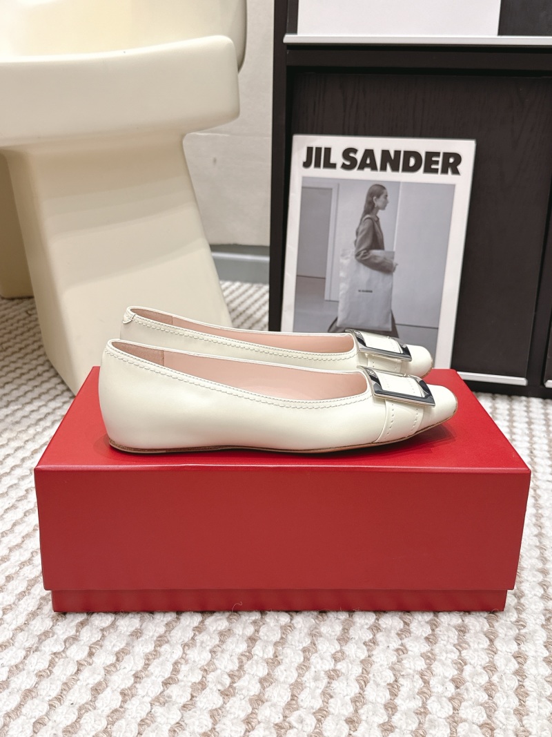 Женские туфли Roger Vivier с квадратным металлом