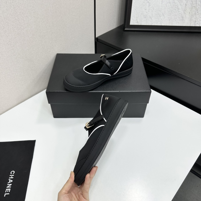 Черные женские слипоны с ремешком Chanel