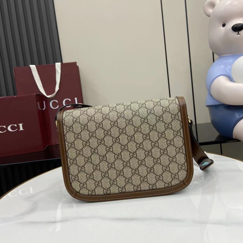 Сумка Gucci с принтом GG и фурнитурой