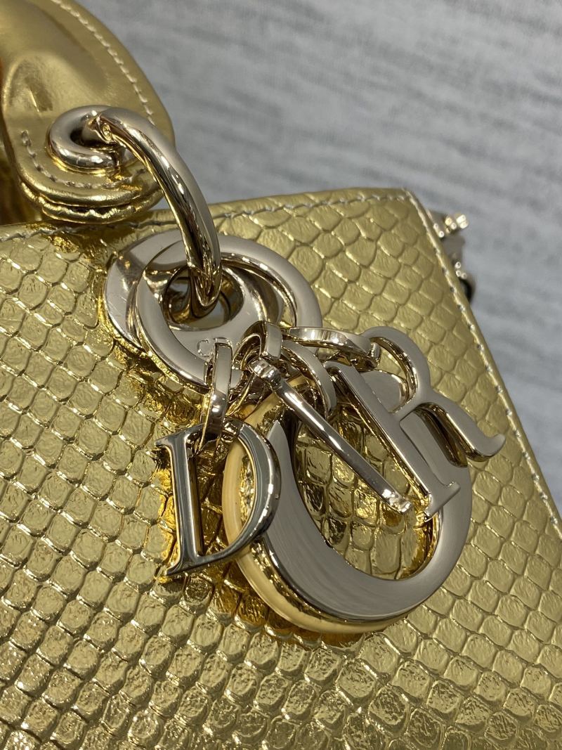 Сумка Lady Dior золотая с цепочкой