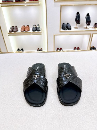 Мужские кожаные сандалии Prada