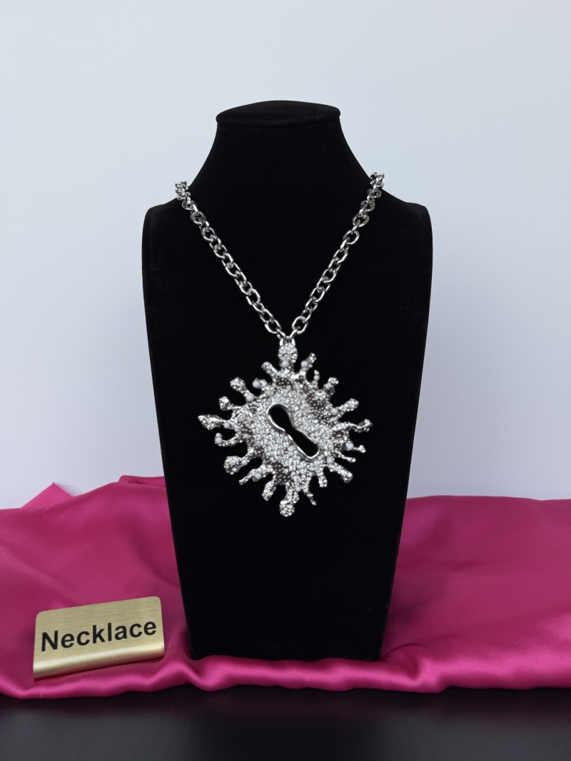 Наручное колье с подвеской в виде ключа Schiaparelli