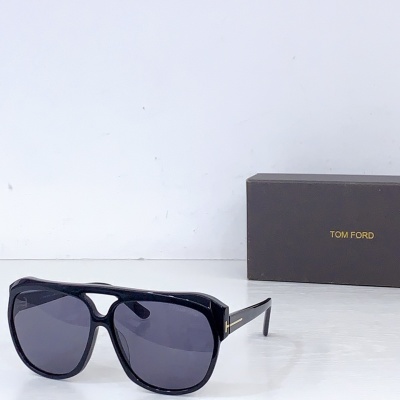 Солнцезащитные очки Tom Ford FT1103, размер 60 мм