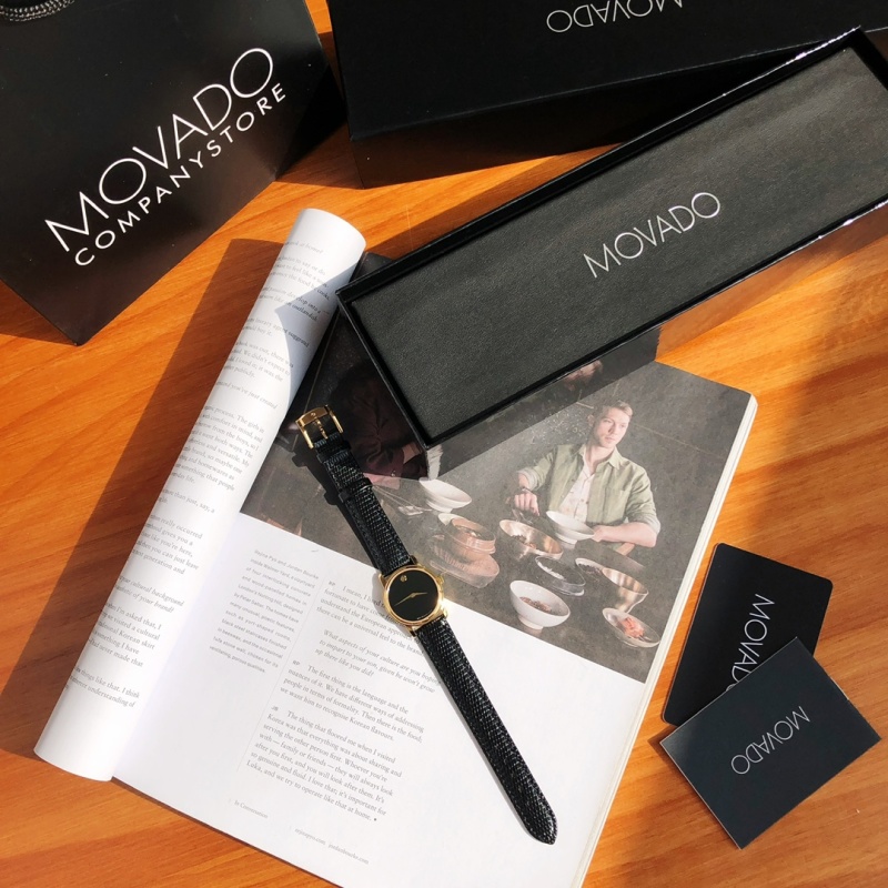 Часы Movado