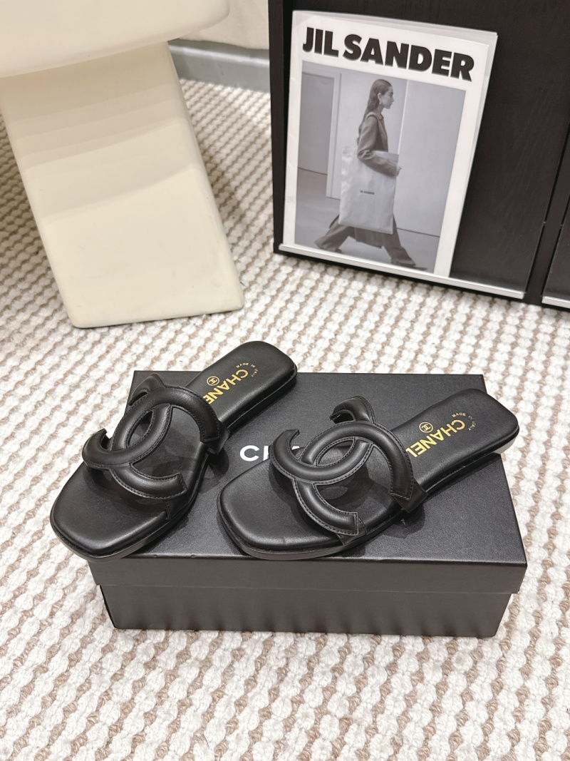 Шлёпанцы Chanel с двойным кольцом