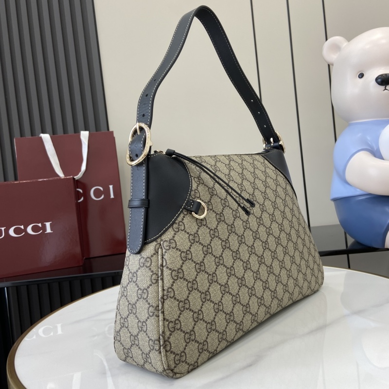 Сумка Gucci с монограммой