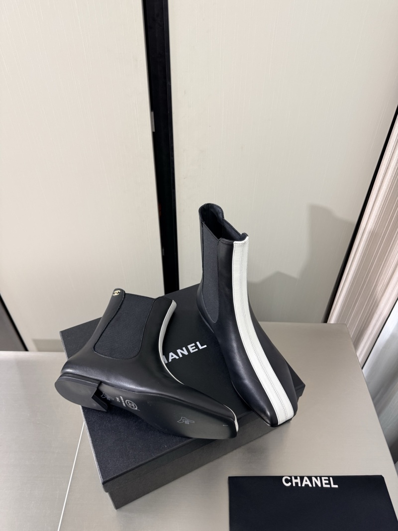 Женские ботинки Chanel с логотипом