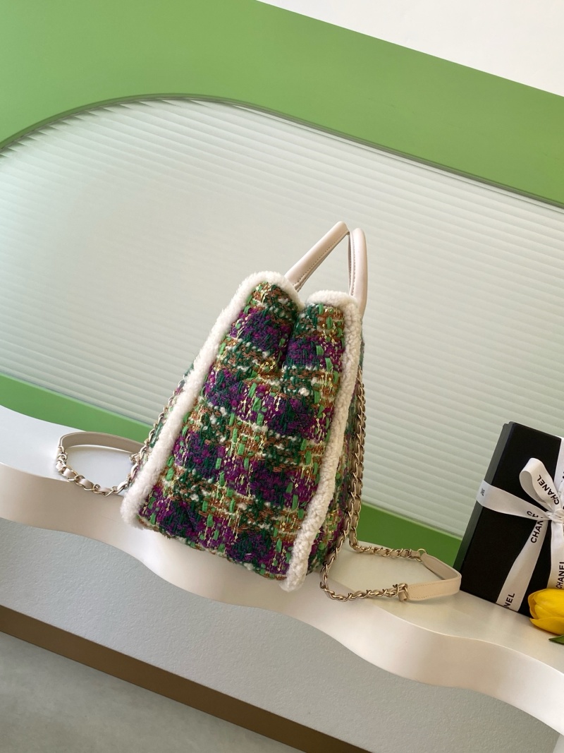 Chanel зимняя сумка из твида с меховыми вставками