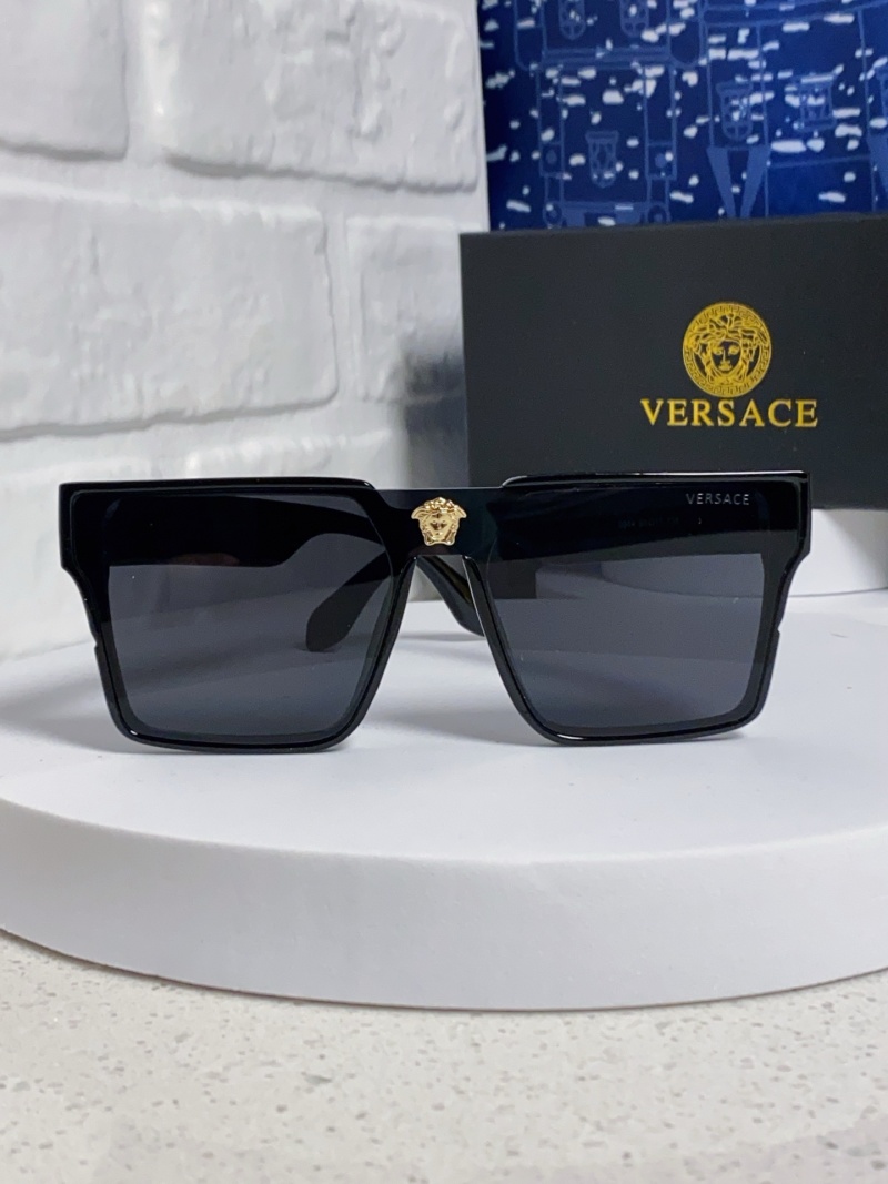 Солнцезащитные очки Versace