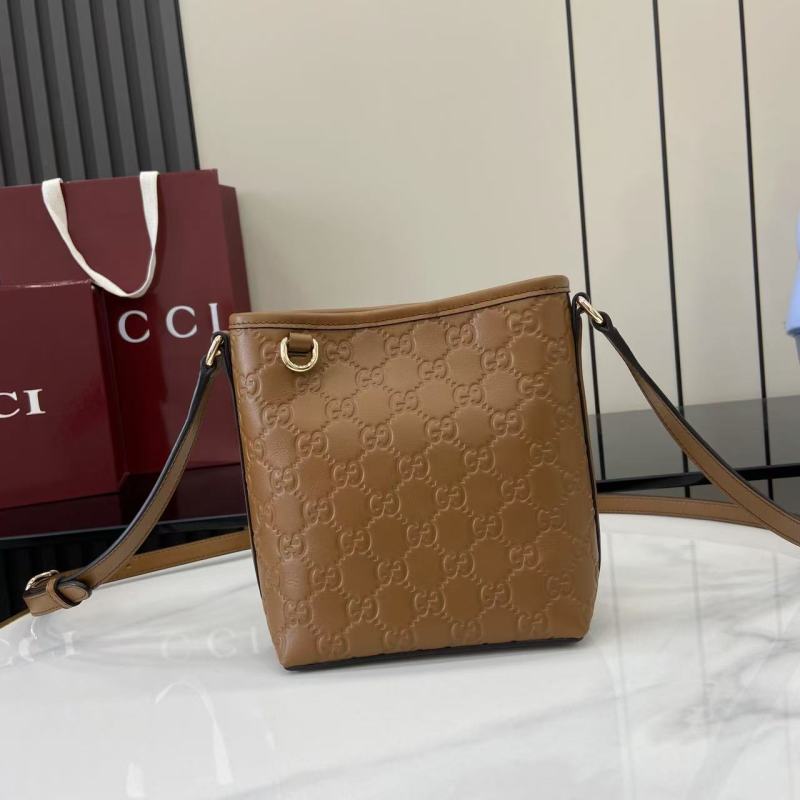 Сумка Gucci коричневая с монограммой