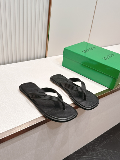 Шлепанцы Bottega Veneta Sampieri черные