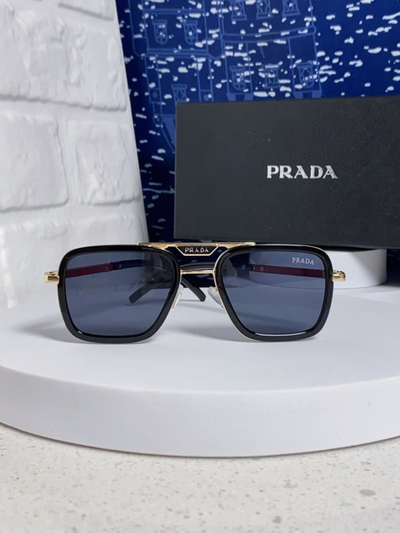 Солнцезащитные очки Prada