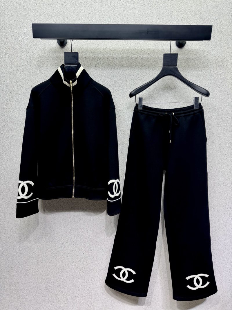 Спортивный костюм с логотипом Chanel