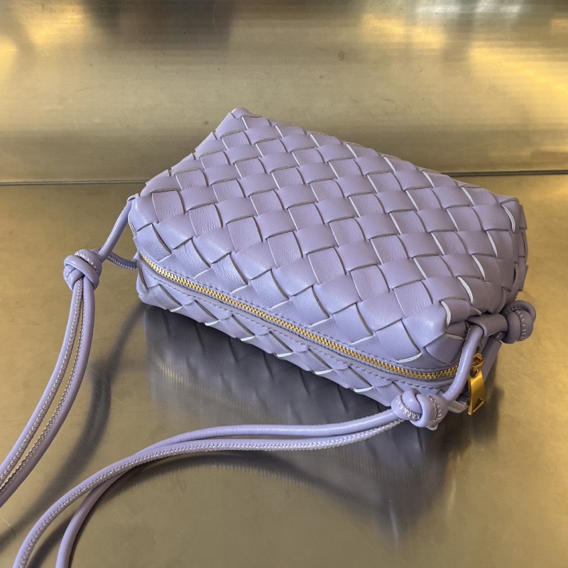 Косметичка Bottega Veneta с плетением