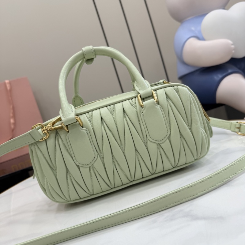 Сумка Miu Miu с ручками и ремнем
