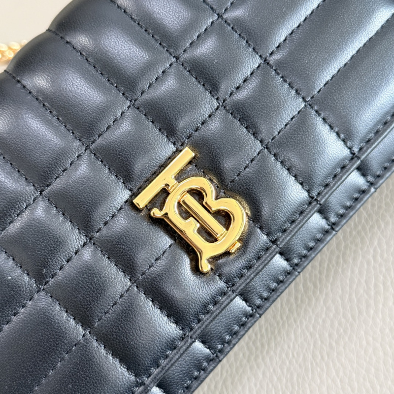 Женская сумка из натуральной кожи с клапаном и металлическим логотипом Burberry